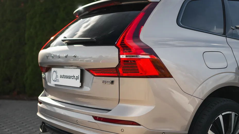 VOLVO XC60 XC60 B5 B AWD Plus Black Edition aut