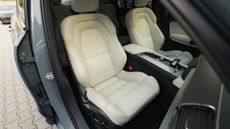 VOLVO XC90 XC90 T8 AWD Plug-In Hybrid R-Design 7os aut