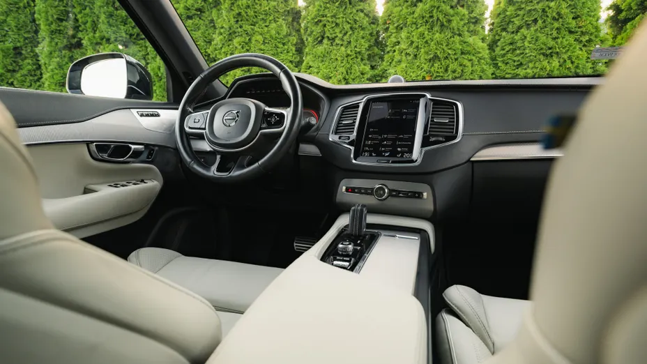 VOLVO XC90 XC90 T8 AWD Plug-In Hybrid R-Design 7os aut