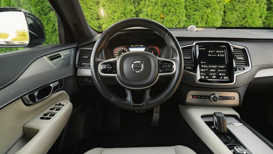 VOLVO XC90 XC90 T8 AWD Plug-In Hybrid R-Design 7os aut