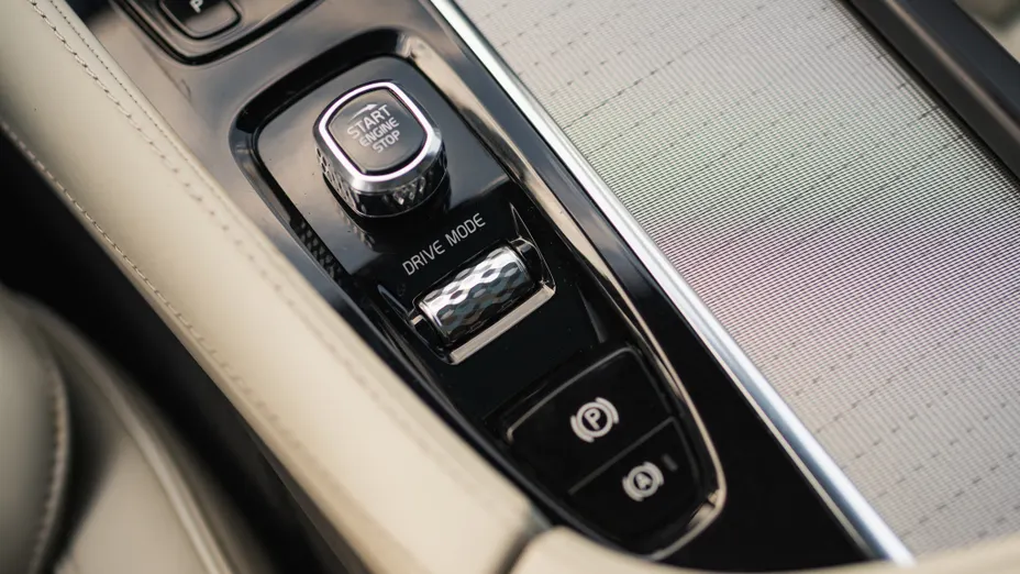 VOLVO XC90 XC90 T8 AWD Plug-In Hybrid R-Design 7os aut