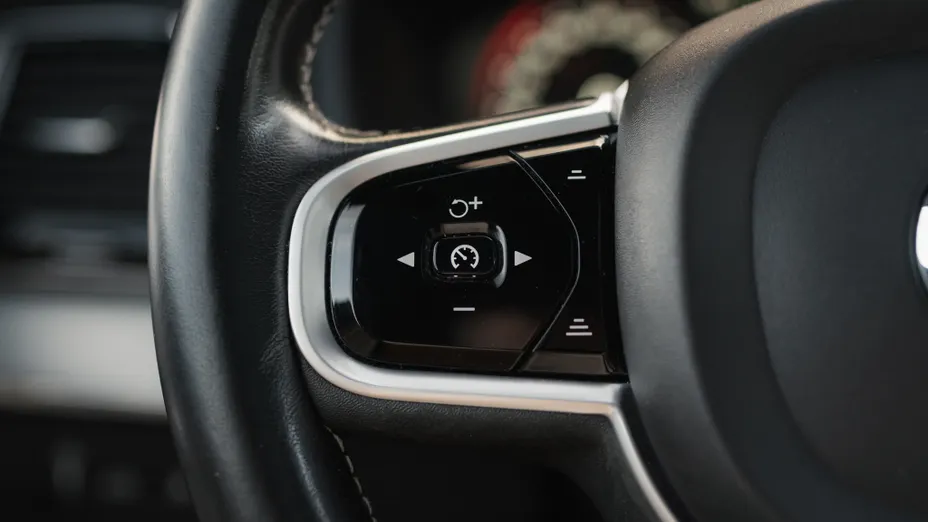 VOLVO XC90 XC90 T8 AWD Plug-In Hybrid R-Design 7os aut