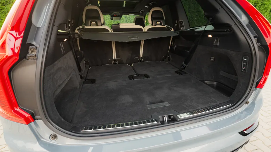 VOLVO XC90 XC90 T8 AWD Plug-In Hybrid R-Design 7os aut