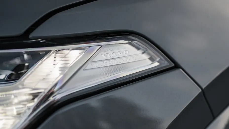VOLVO XC90 XC90 T8 AWD Plug-In Hybrid R-Design 7os aut