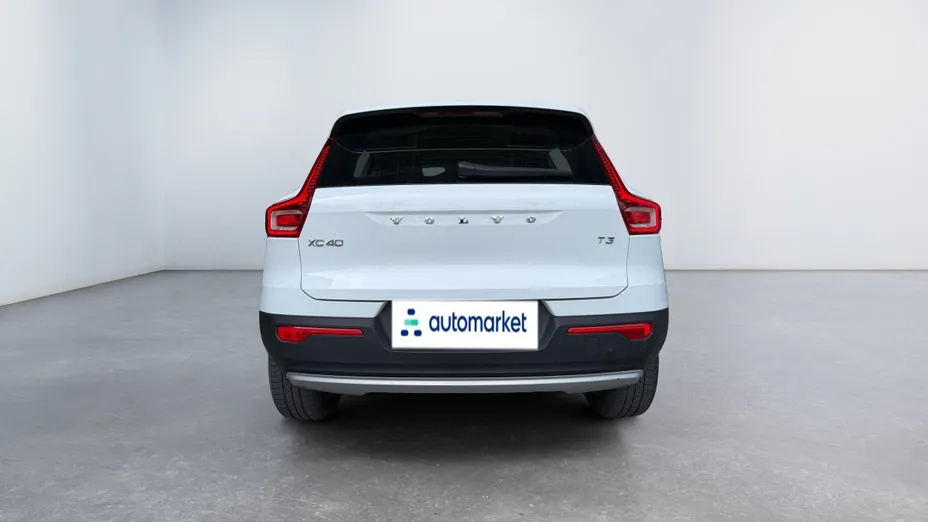 VOLVO XC40 XC40 T3 Momentum Pro