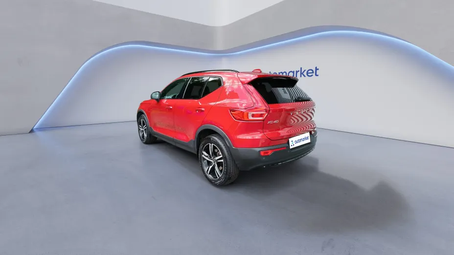 VOLVO XC40 XC40 B3 Plus Dark aut