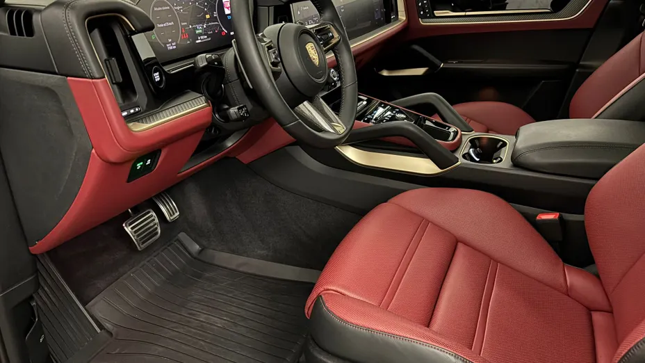 PORSCHE Cayenne Cayenne Coupe GTS