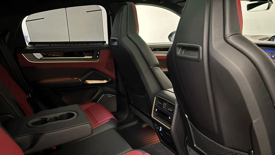 PORSCHE Cayenne Cayenne Coupe GTS