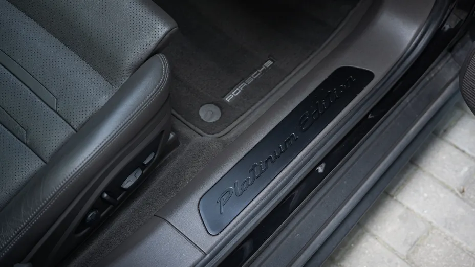 PORSCHE Panamera Panamera 4 Sport Turismo Platinum Edition