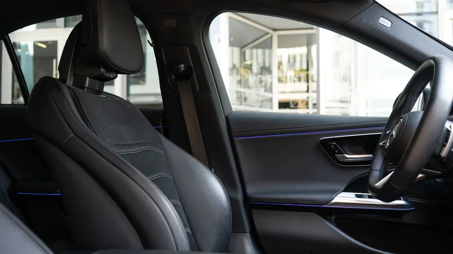 MERCEDES-BENZ E Klasa E 220 d mHEV 4-Matic AMG 9G-Tronic