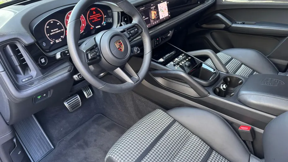 PORSCHE Cayenne Cayenne Coupe GTS