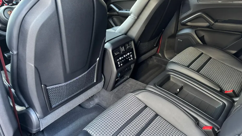 PORSCHE Cayenne Cayenne Coupe GTS