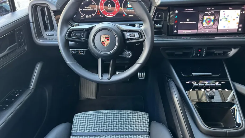 PORSCHE Cayenne Cayenne Coupe GTS