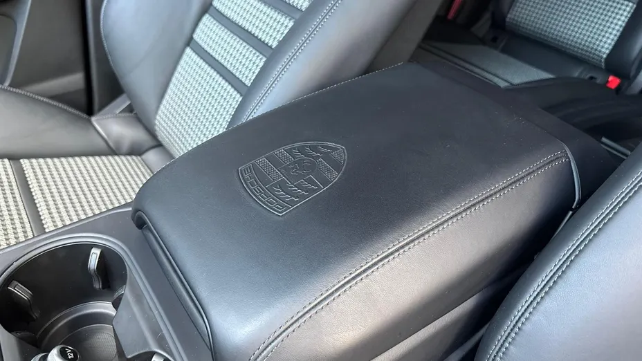 PORSCHE Cayenne Cayenne Coupe GTS