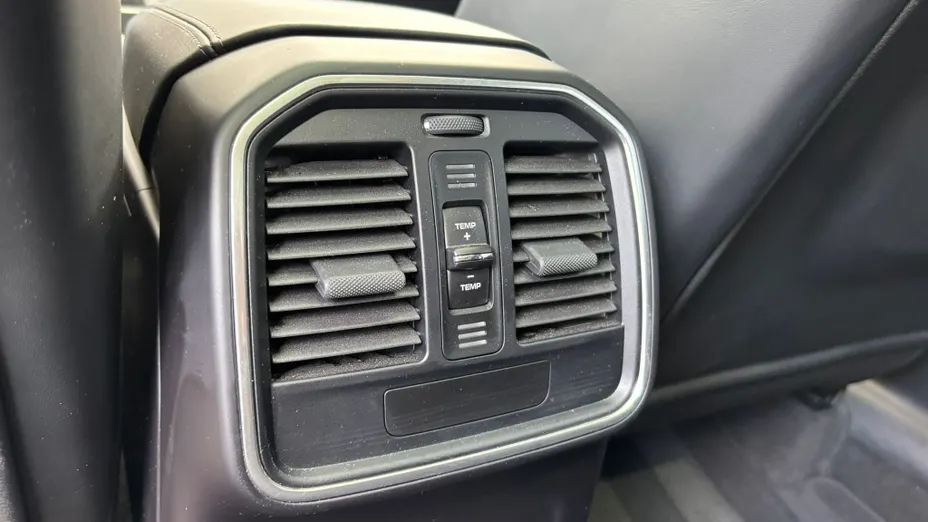 PORSCHE Macan Macan T