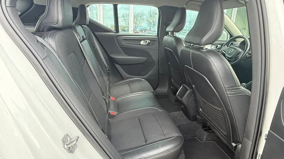 VOLVO XC40 XC40 T3 Momentum Pro