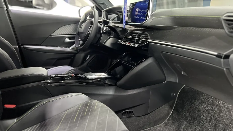 PEUGEOT 2008 2008 PureTech mHEV GT e-DCS6