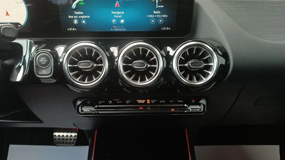 MERCEDES-BENZ GLA GLA 200 AMG Line