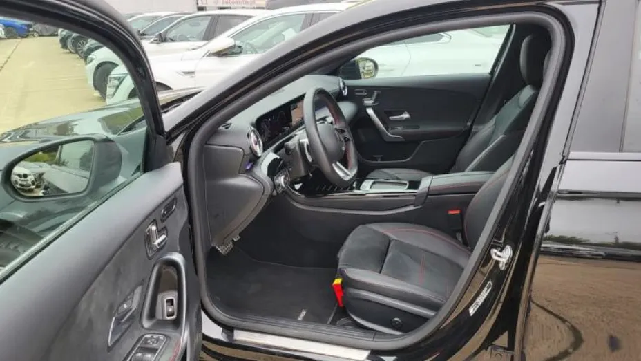 MERCEDES-BENZ A Klasa A 250 e PHEV AMG Line 8G-DCT