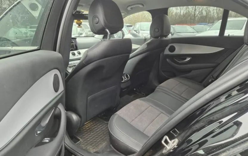 MERCEDES-BENZ E Klasa E 220 d 4-Matic Avantgarde