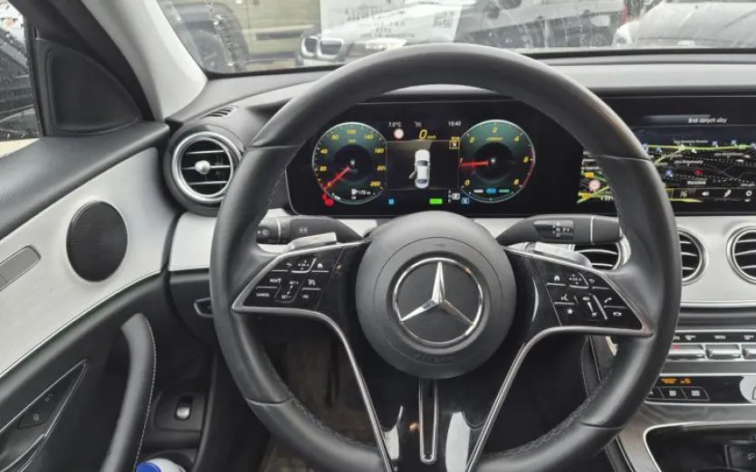 MERCEDES-BENZ E Klasa E 220 d 4-Matic Avantgarde
