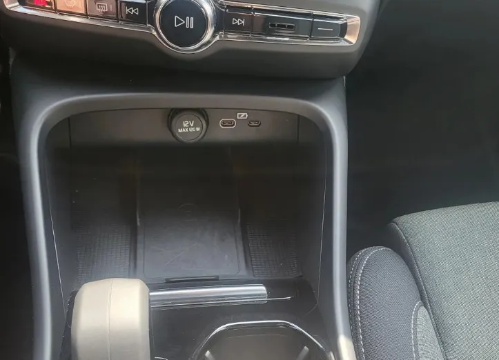 VOLVO XC40 XC40 B3 Plus Dark aut