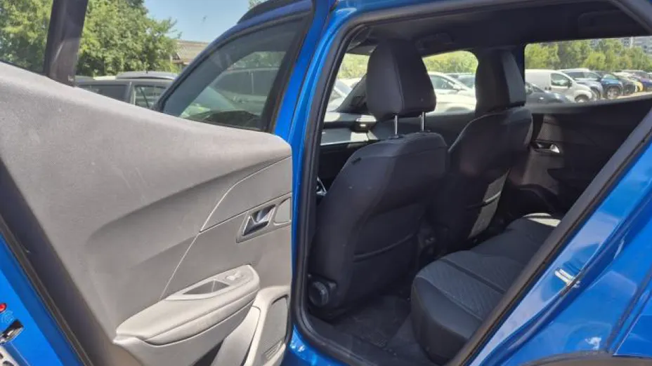 PEUGEOT 2008 2008 PureTech 130 Allure S&S EAT8