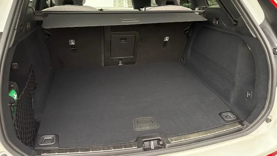 VOLVO XC60 XC60 T6 Plug-In Hybrid AWD Ultra Dark aut