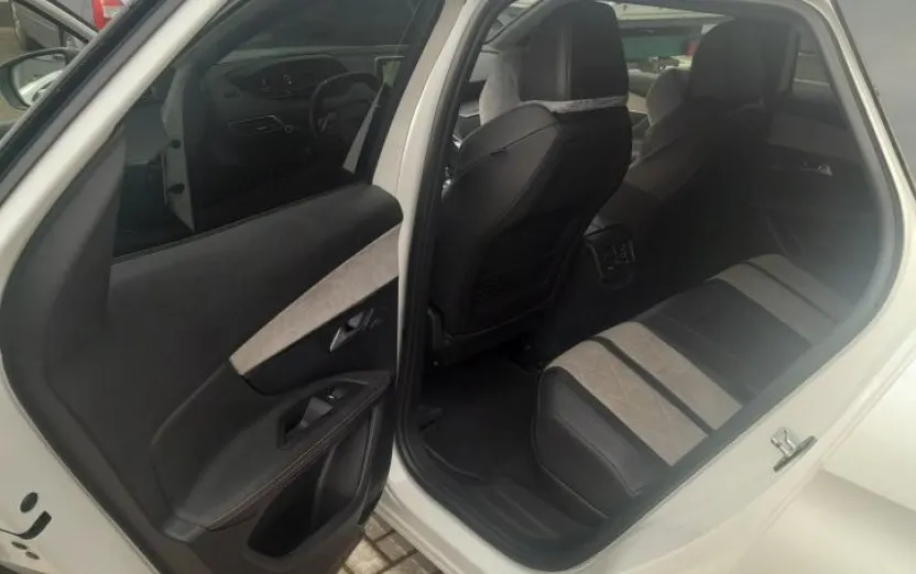 PEUGEOT 3008 3008 1.6 PureTech HYbrid4 GT S&S EAT8