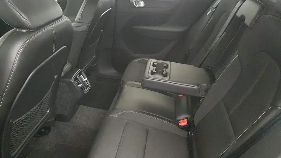 VOLVO XC40 XC40 D4 SCR AWD Momentum aut