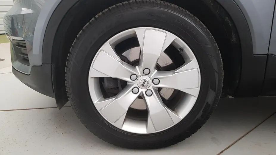 VOLVO XC40 XC40 D4 SCR AWD Momentum aut