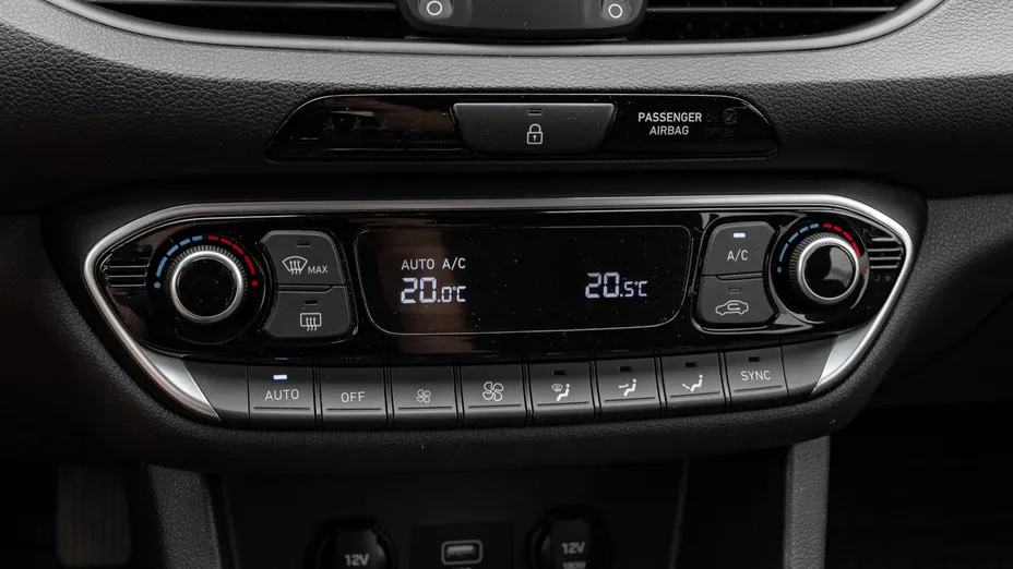 HYUNDAI i30 i30 1.5 DPI Smart