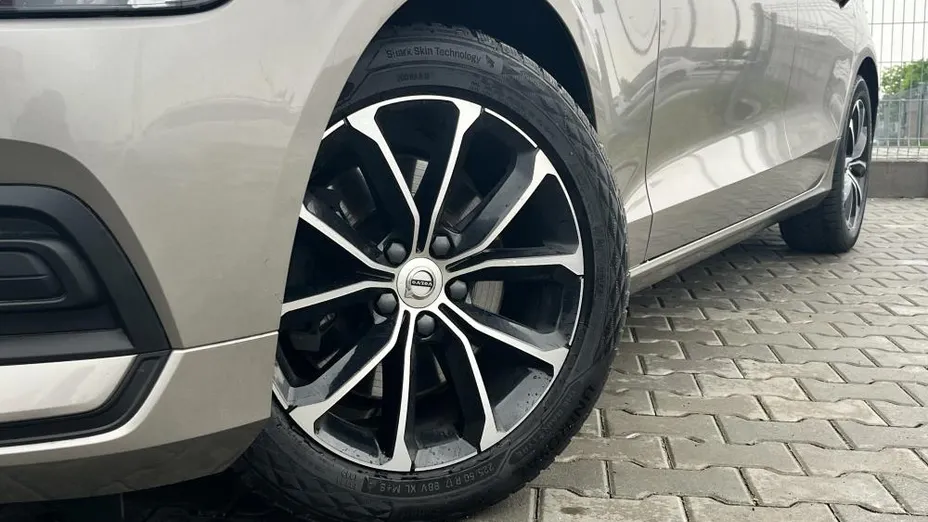 VOLVO V60 V60 B4 D Momentum Pro aut