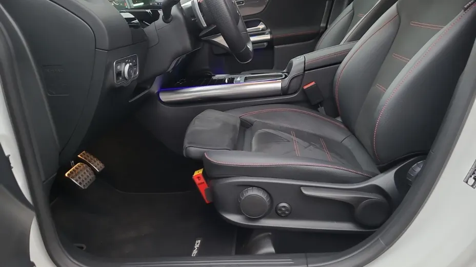 MERCEDES-BENZ GLA GLA 200 AMG Line