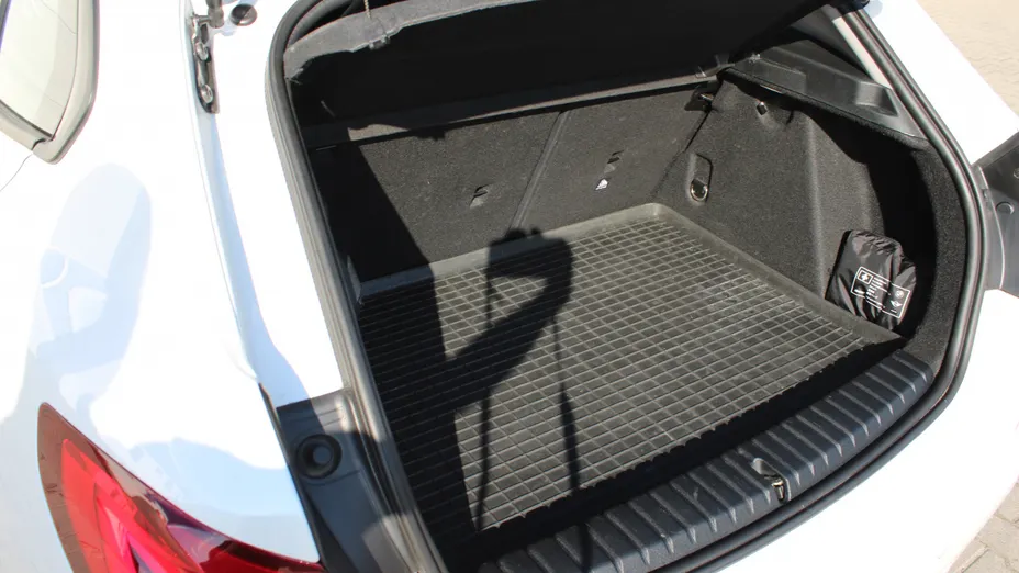BMW Seria 1 118i Advantage aut