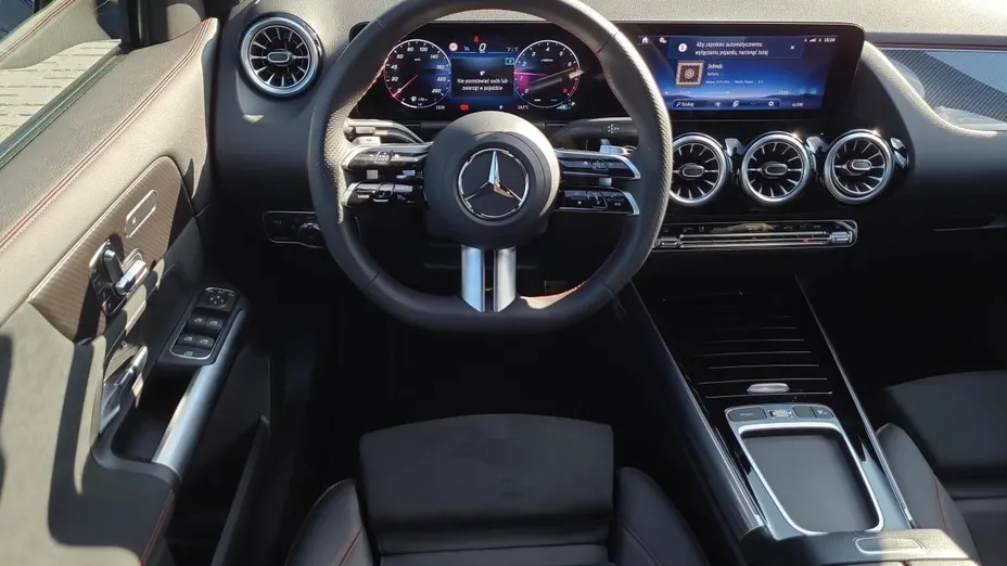 MERCEDES-BENZ GLA GLA 200 AMG Line