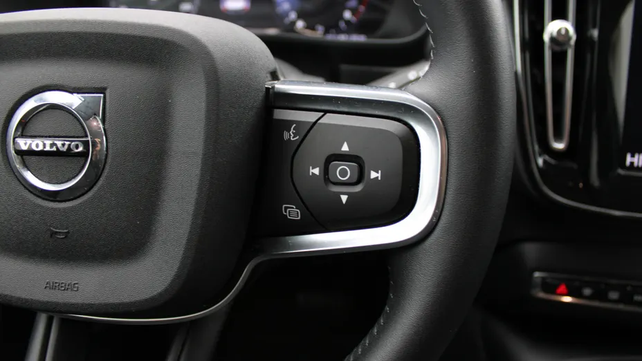 VOLVO XC40 XC40 T3 Momentum Pro aut