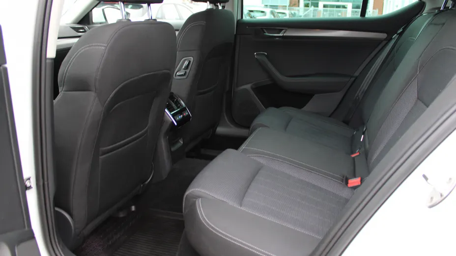 SKODA Superb Superb 2.0 TDI SCR Style DSG