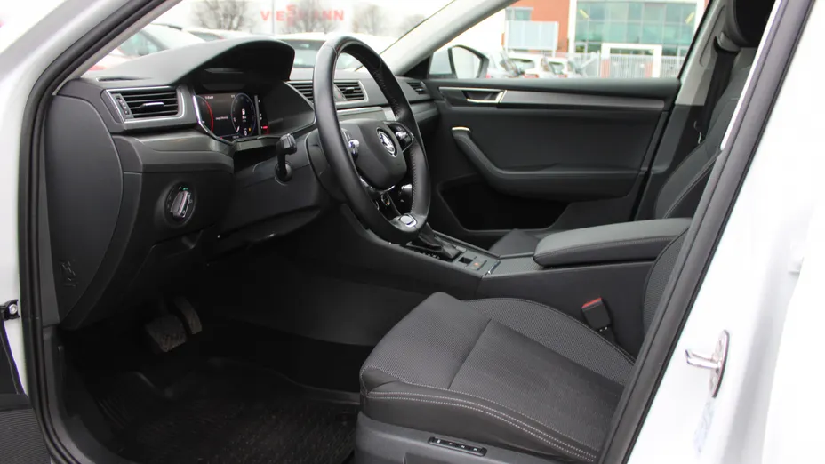 SKODA Superb Superb 2.0 TDI SCR Style DSG