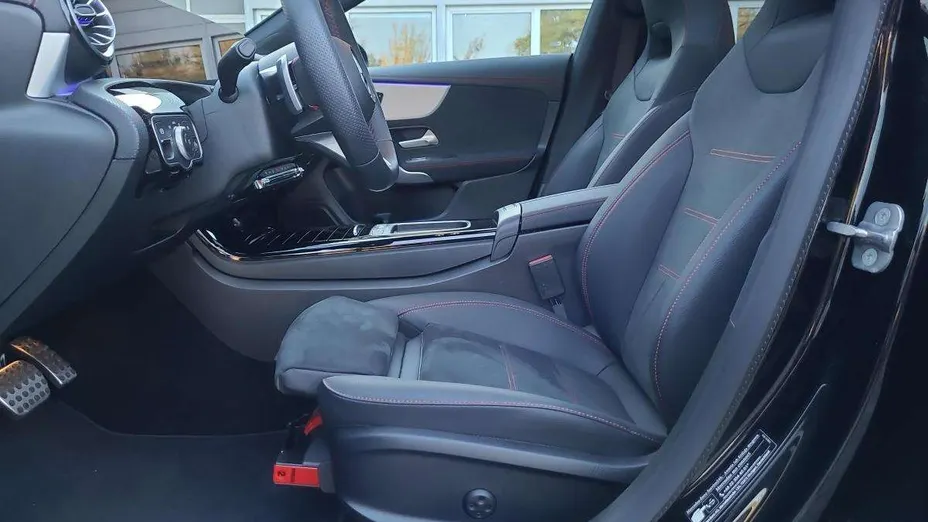 MERCEDES-BENZ CLA CLA 200 AMG Line 7G-DCT
