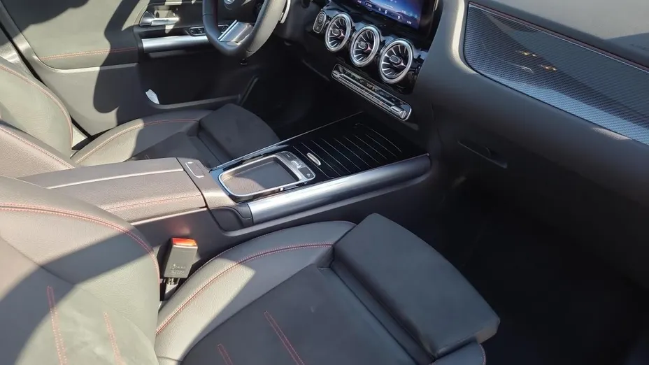 MERCEDES-BENZ GLA GLA 200 AMG Line