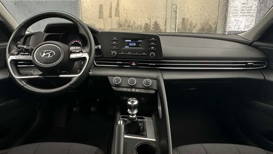 HYUNDAI Elantra Elantra 1.6 Modern