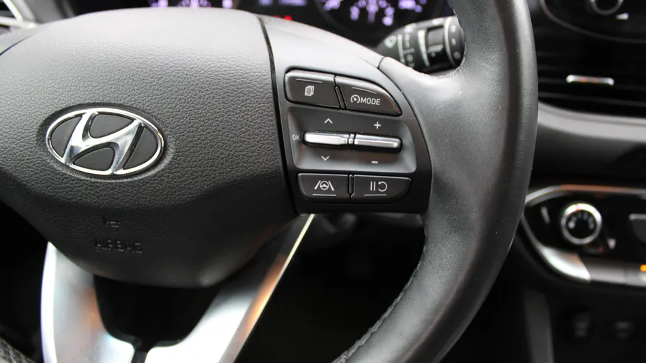 HYUNDAI i30 i30 1.0 T-GDI Classic +