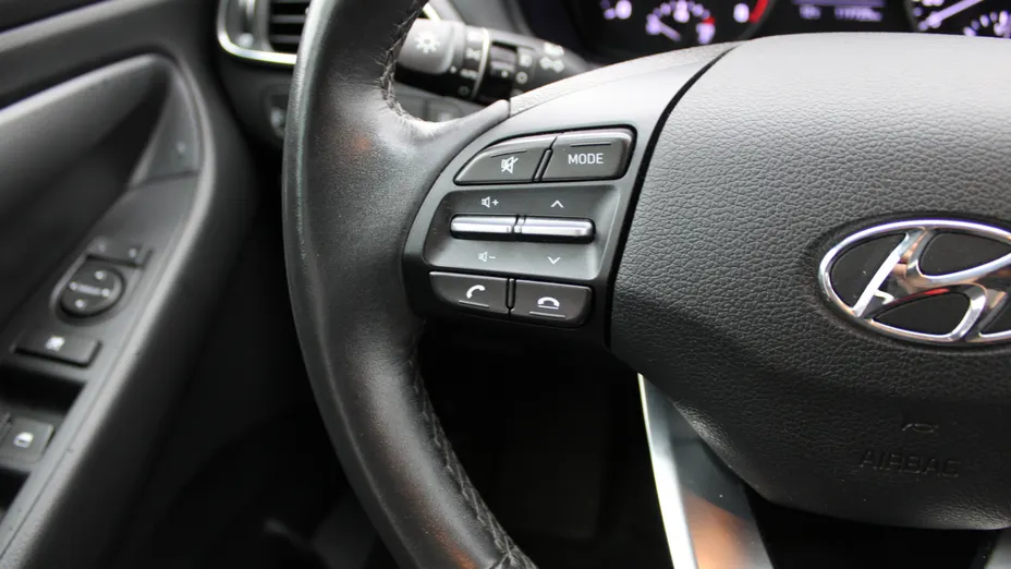 HYUNDAI i30 i30 1.0 T-GDI Classic +