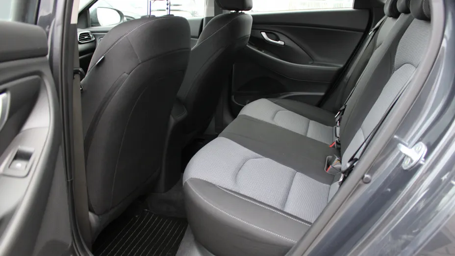 HYUNDAI i30 i30 1.0 T-GDI Classic +
