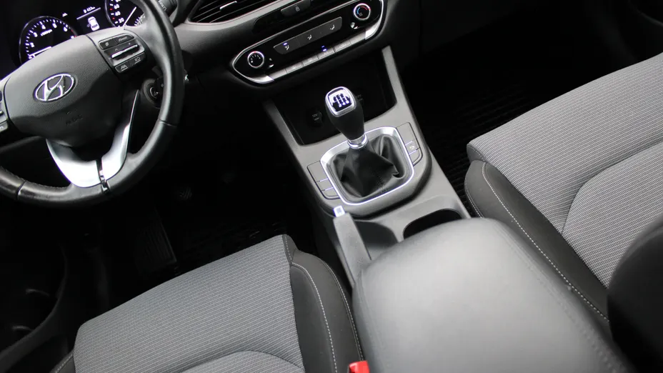 HYUNDAI i30 i30 1.0 T-GDI Classic +