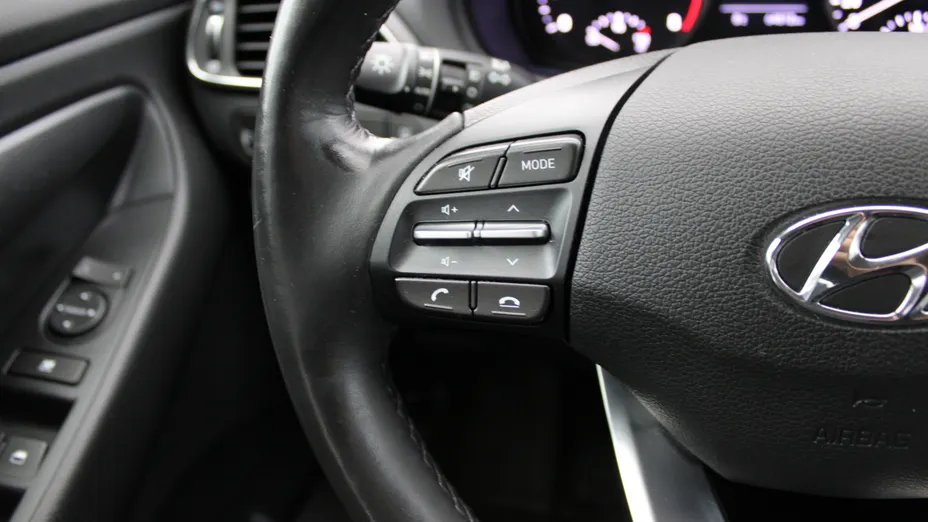 HYUNDAI i30 i30 1.0 T-GDI Classic +