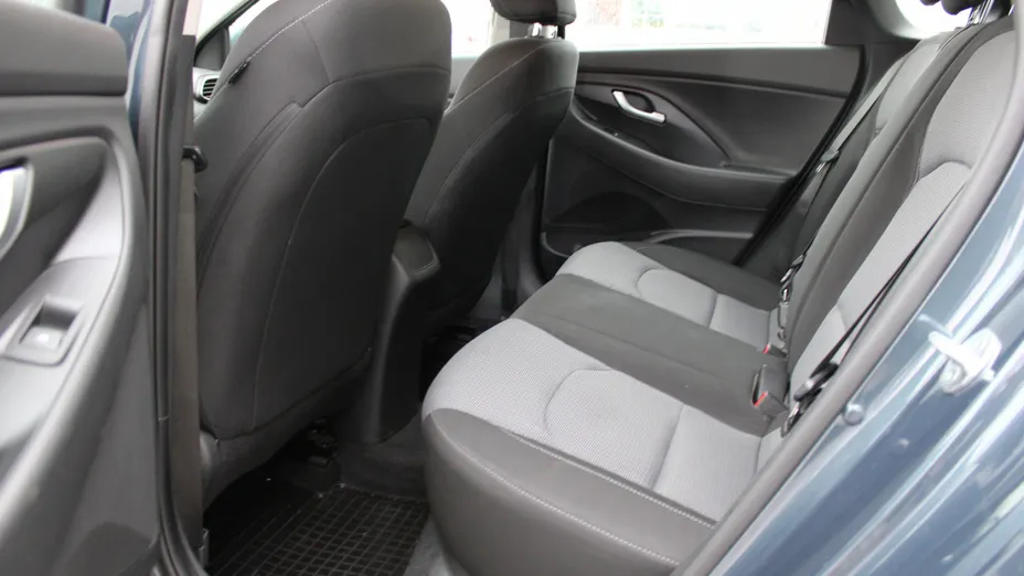 HYUNDAI i30 i30 1.0 T-GDI Classic +
