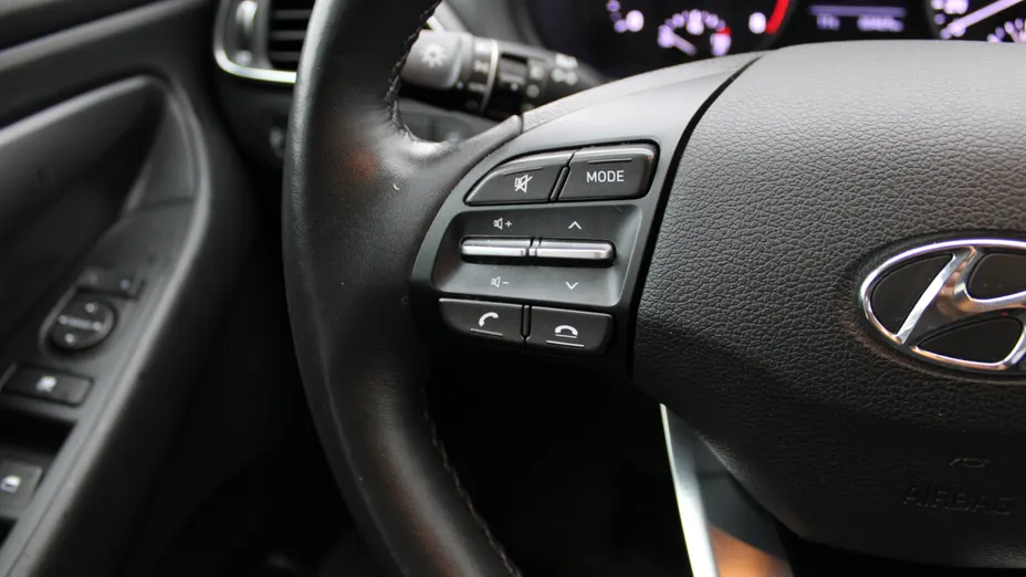 HYUNDAI i30 i30 1.0 T-GDI Classic +