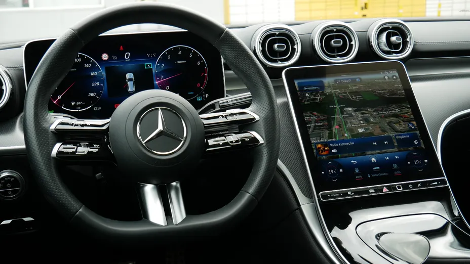 MERCEDES-BENZ C Klasa C 200 mHEV 4-Matic AMG